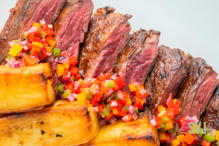 entra%C3%B1a-salvaje-receta-con-mil-hojas-de-papas-y-salsa-criolla-delicia-recipe